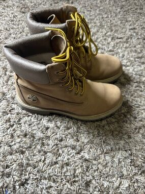 Timberland Brown Nubuck leather lace up Boots Women’s Size 35 US 8-8 1/2